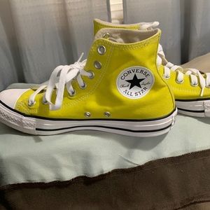 Converse Chuck Taylor All Stars Unisex!! Men 7 Women 9